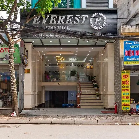 Everest Hotel
